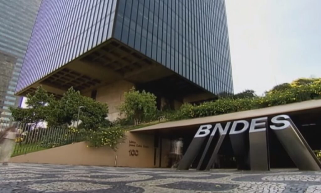 bndes-1024x617 Sobre bancos: alíquotas chegam em 12,5% até 2033