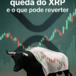 Touro negro realista com gráfico de velas de queda estampado no dorso, diante do logotipo do XRP e fundo com candles vermelhos.